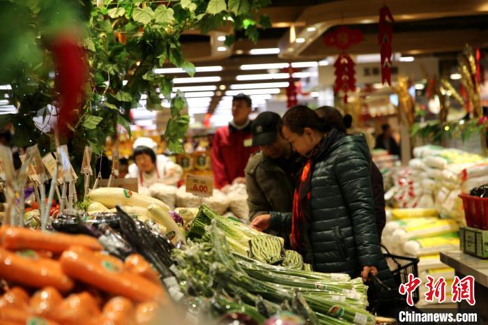 青海去年社会消费品零售总额增速跃居全国第3