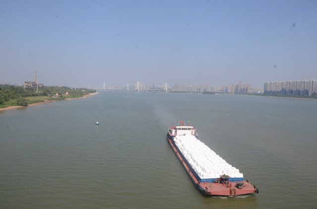 ��������������  �潭����ˮλ��ͬ