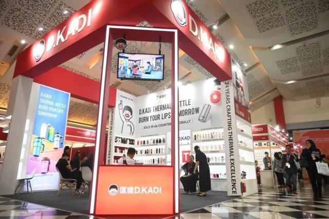 ǿ��������չ�����羳���������½׶�