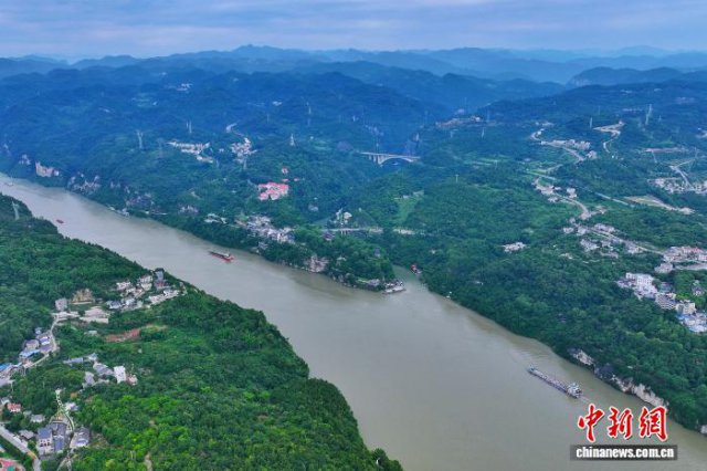 ������ˮ�ϸ��ٹ�·�����ӿ��γ�