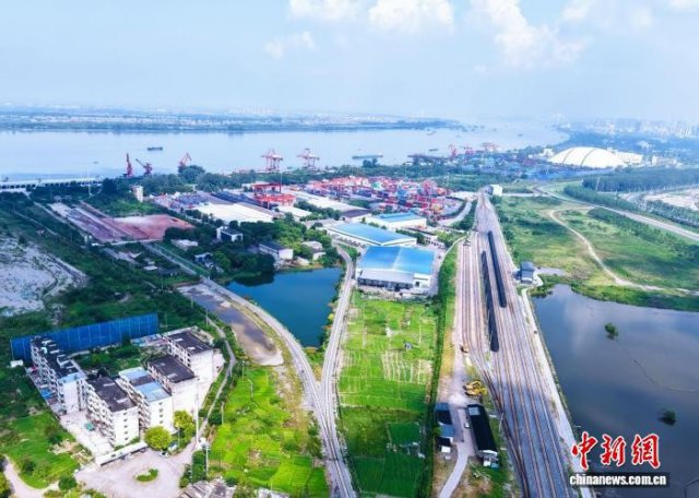 �������������ڶִ������5�� ���й��ںӵ�һ