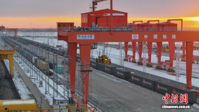 ͬ����·�ڰ���һ������ŷ���п�����ͬ����102.8%