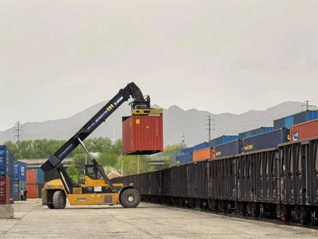 ������-����ɽ��-���ǡ����ʻ��˰��У���ʼ�̶�����